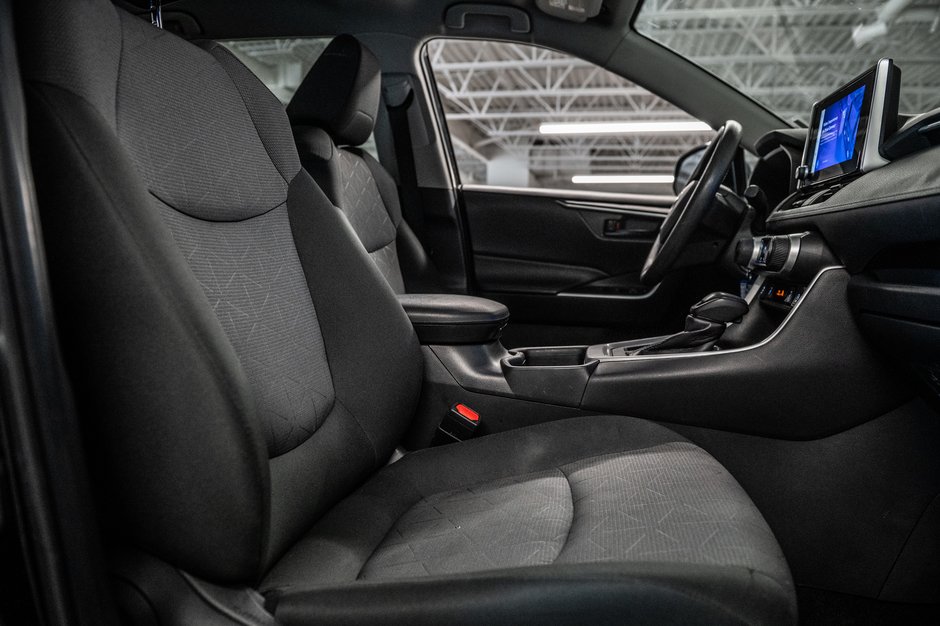 2024 Toyota RAV4 LE-29