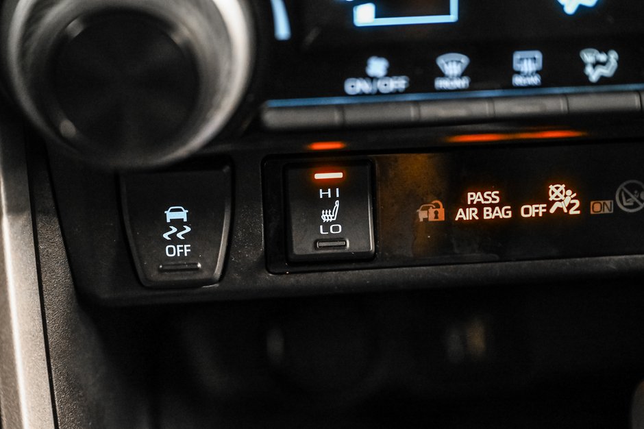 Toyota RAV4 LE 2025-14