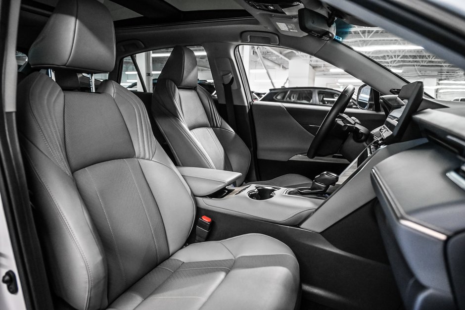 Toyota Venza Limited 2024-28