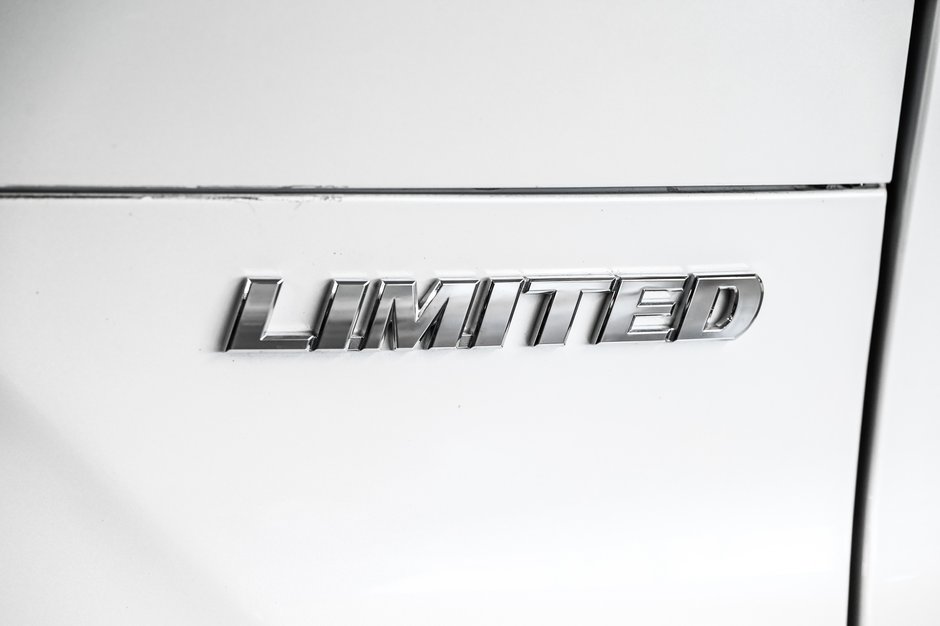 Toyota Venza Limited 2024-8