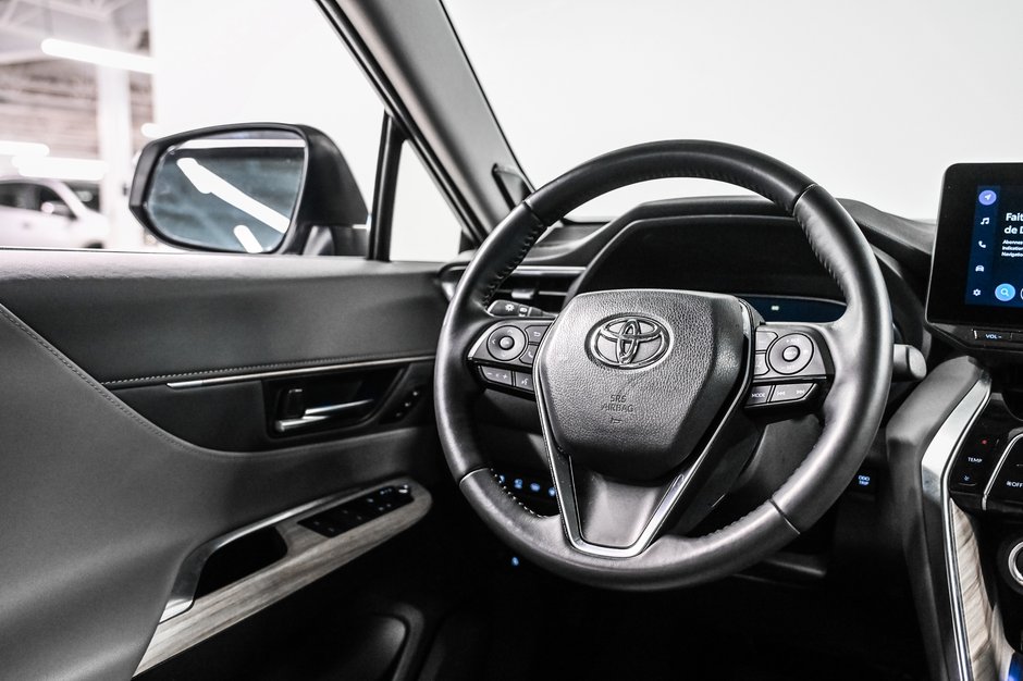 Toyota Venza Limited 2024-25
