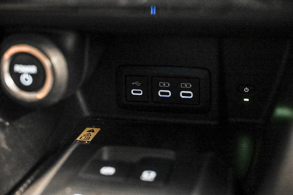 Toyota Venza LE 2024-15