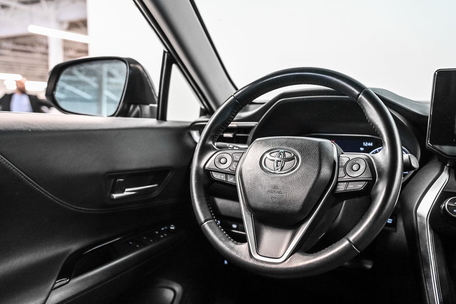 Toyota Venza LE 2024-22