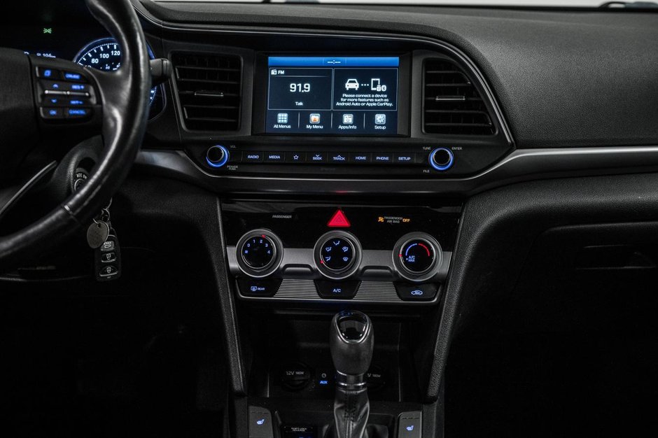Hyundai Elantra Preferred 2019-24
