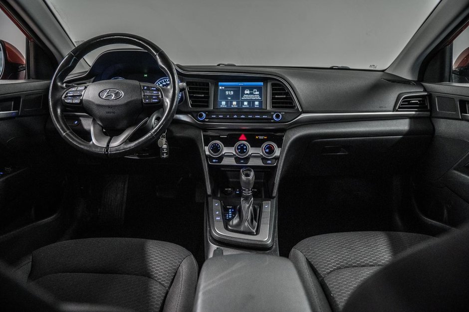 Hyundai Elantra Preferred 2019-22