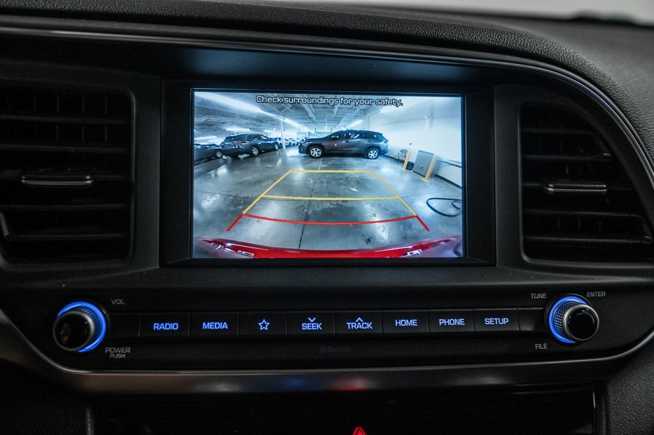 Hyundai Elantra Preferred 2019-17