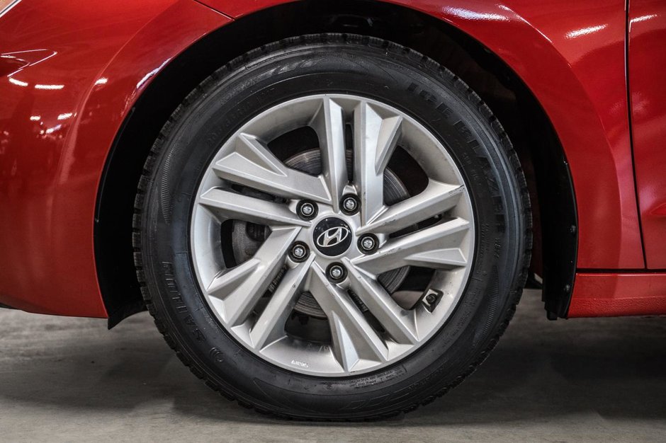 Hyundai Elantra Preferred 2019-3