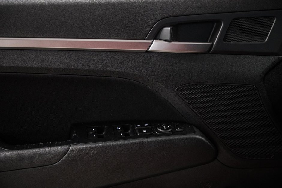 Hyundai Elantra Preferred 2019-10