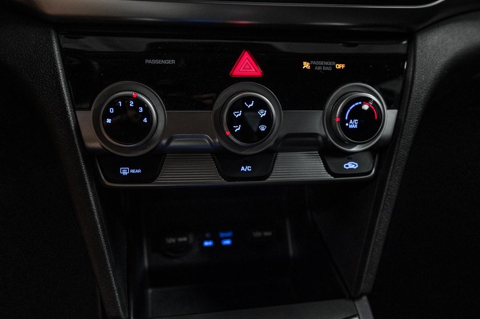 Hyundai Elantra Preferred 2019-18