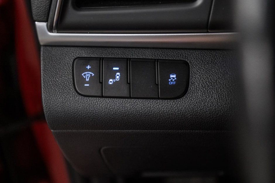 Hyundai Elantra Preferred 2019-13