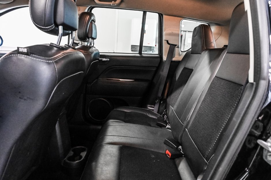 2016 Jeep Compass North-16