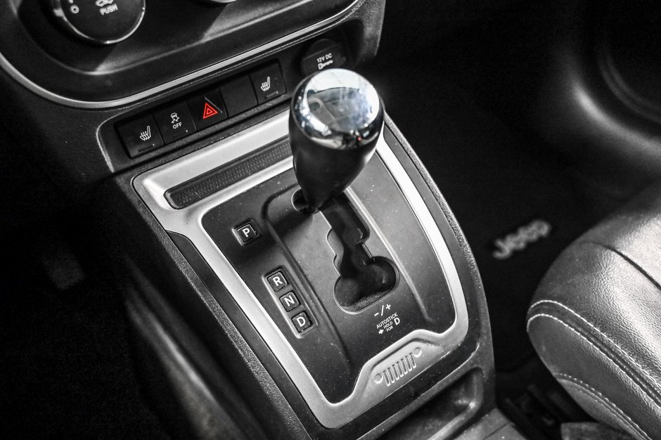 2016 Jeep Compass North-12