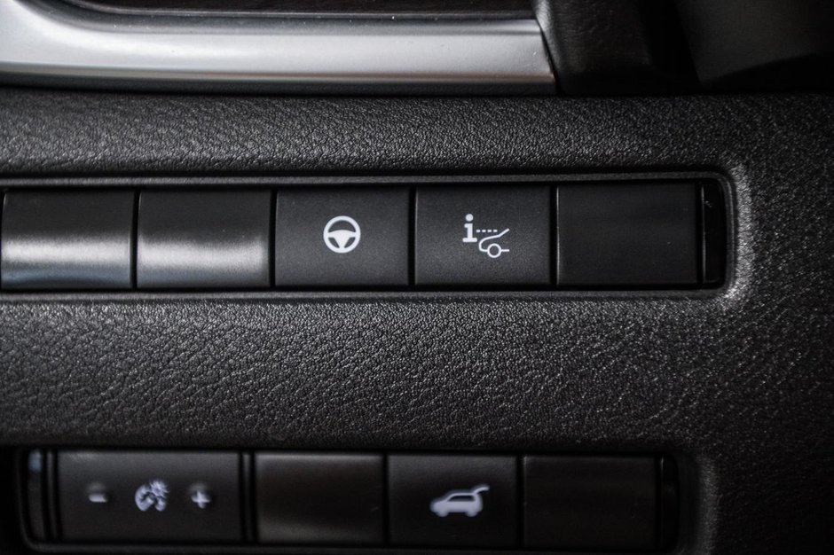 Nissan Rogue Platinum 2021-14