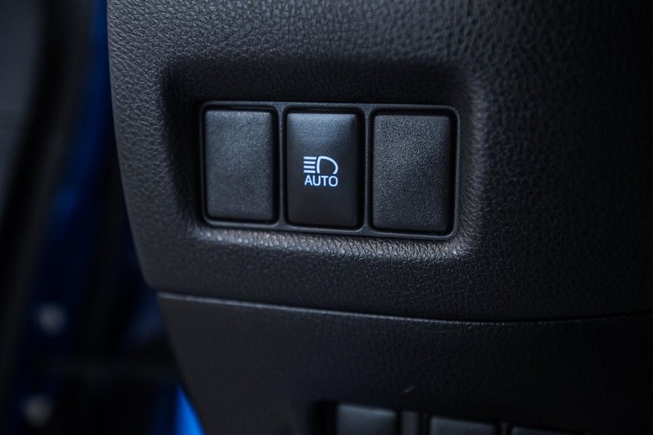 Toyota C-HR Base 2019-14