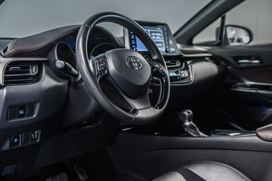 Toyota C-HR Base 2019-13