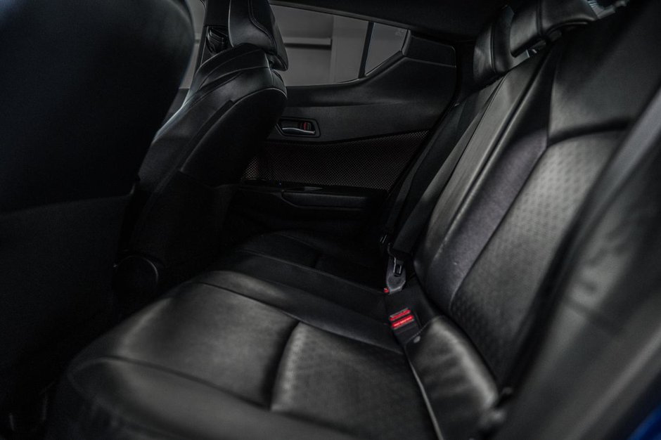 Toyota C-HR Base 2019-24