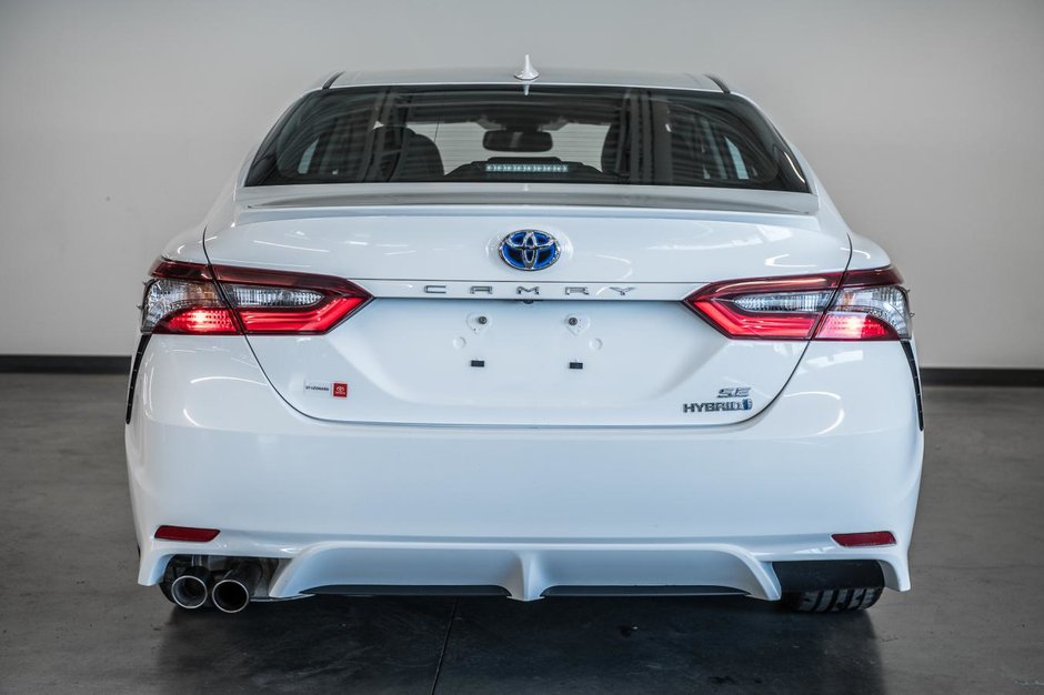 Toyota Camry Hybrid XLE 2023-6