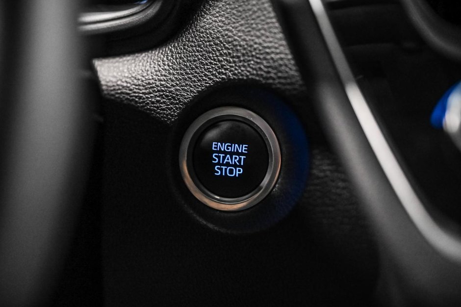 Toyota Corolla Cross LE 2022-16