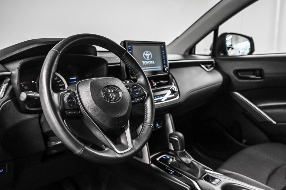 Toyota Corolla Cross LE 2022-10