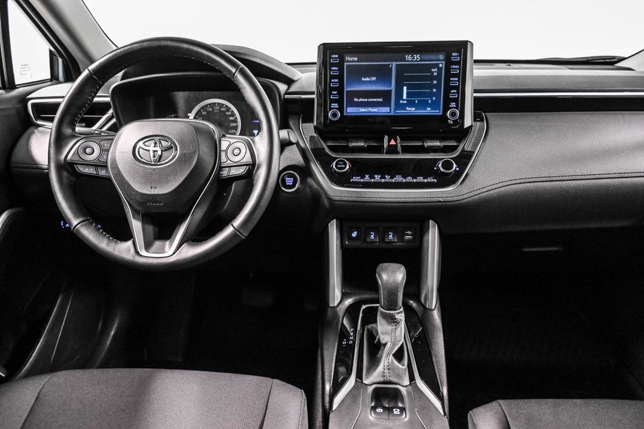 Toyota Corolla Cross LE 2022-20