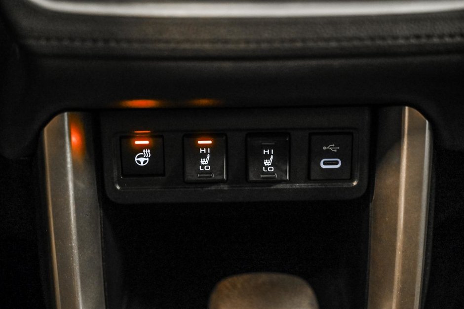 Toyota Corolla Cross LE 2023-14