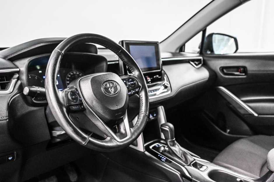 Toyota Corolla Cross LE 2023-9