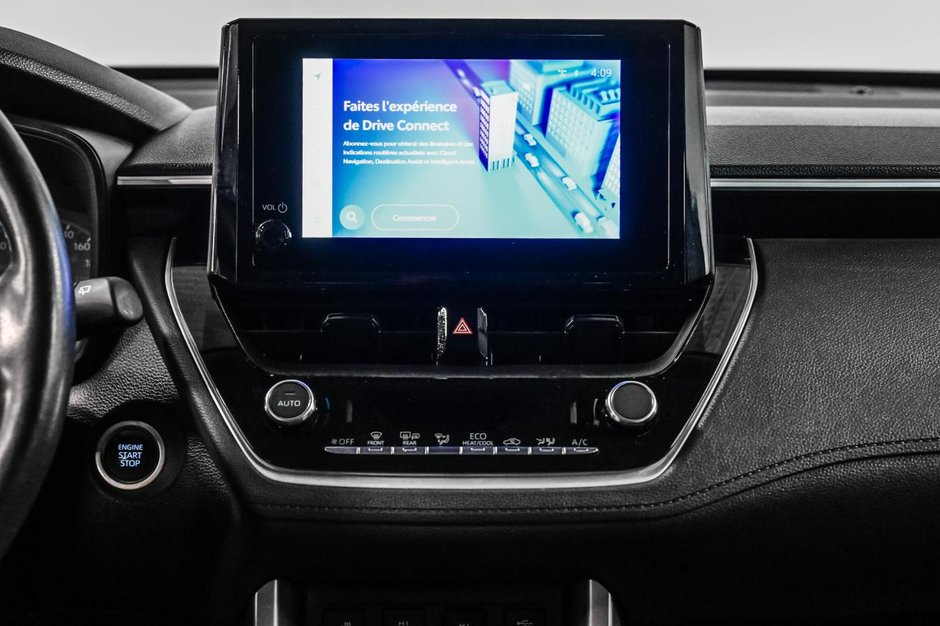 Toyota Corolla Cross LE 2023-21