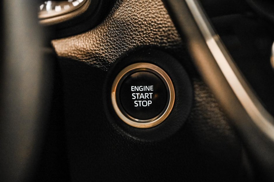 Toyota Corolla Cross LE 2023-15