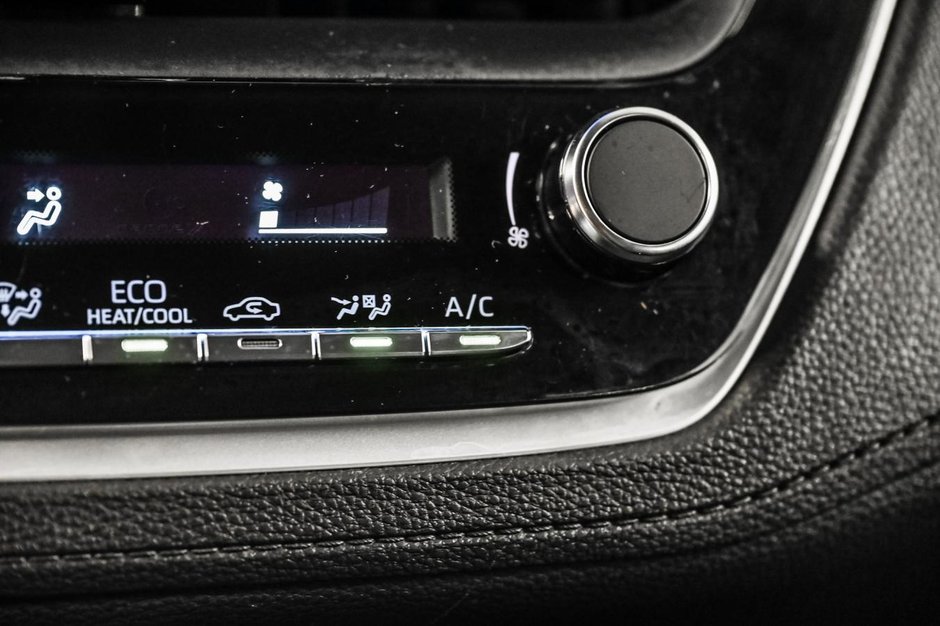 Toyota Corolla Cross LE 2023-16