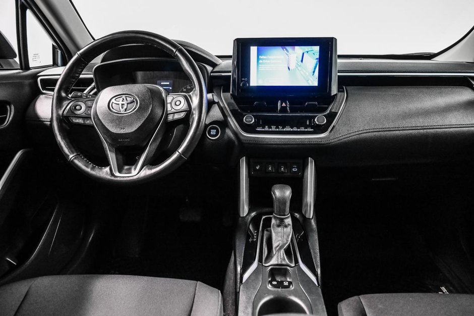 Toyota Corolla Cross LE 2023-19