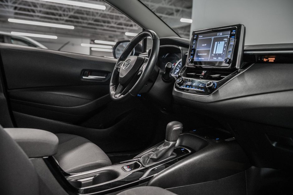 Toyota Corolla LE 2021-28