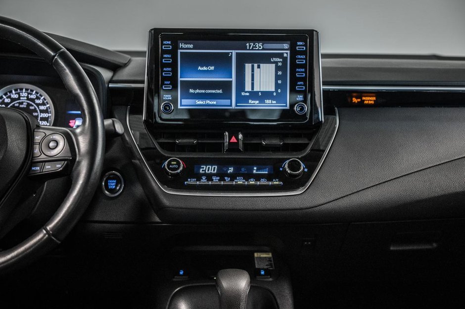 Toyota Corolla LE 2021-27