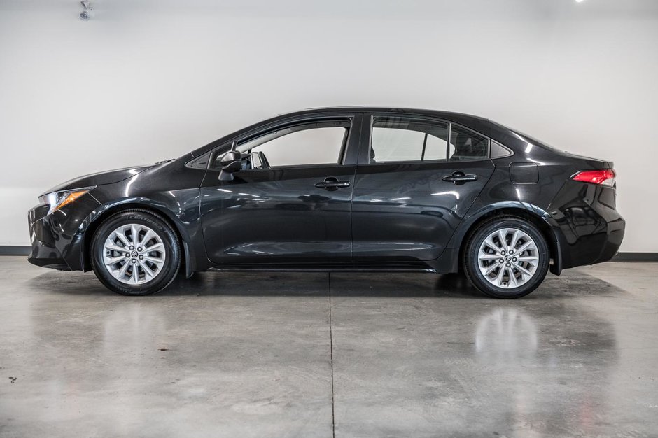 Toyota Corolla LE 2021-4