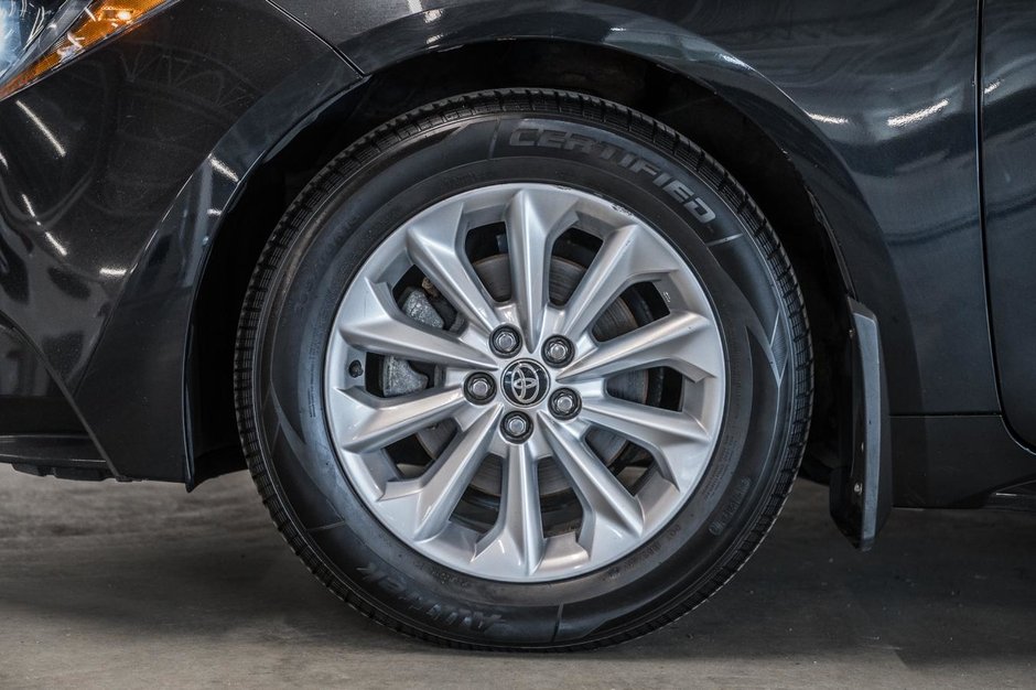 Toyota Corolla LE 2021-3