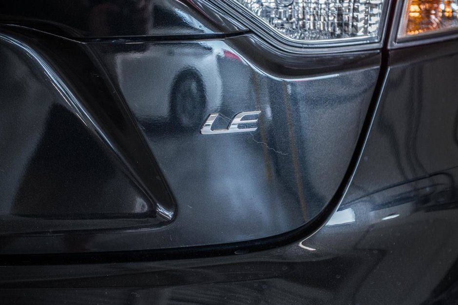 Toyota Corolla LE 2022-9