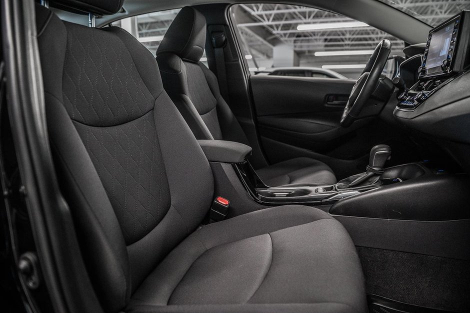 Toyota Corolla LE 2022-29