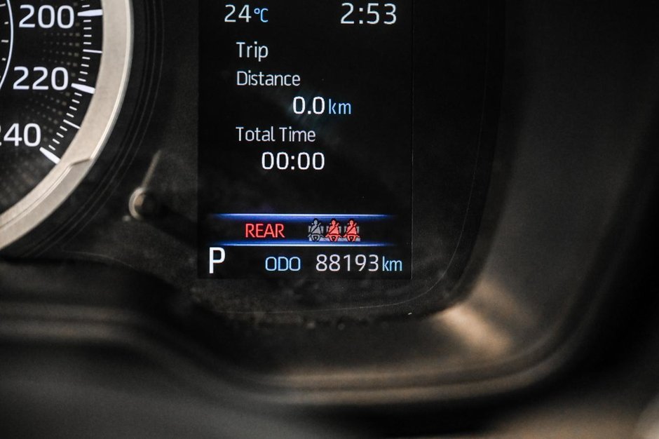 Toyota Corolla LE 2022-13