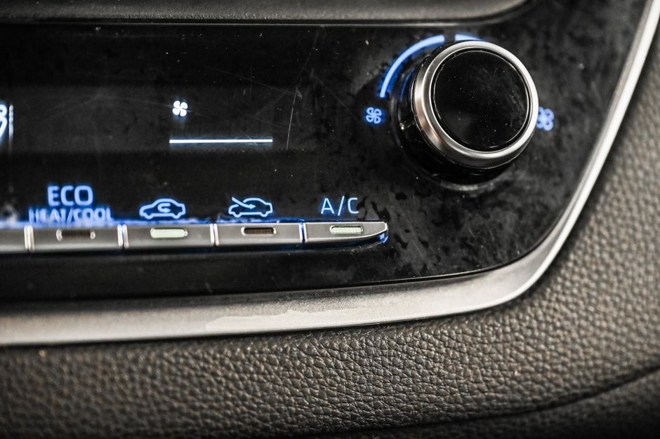 Toyota Corolla LE 2022-17