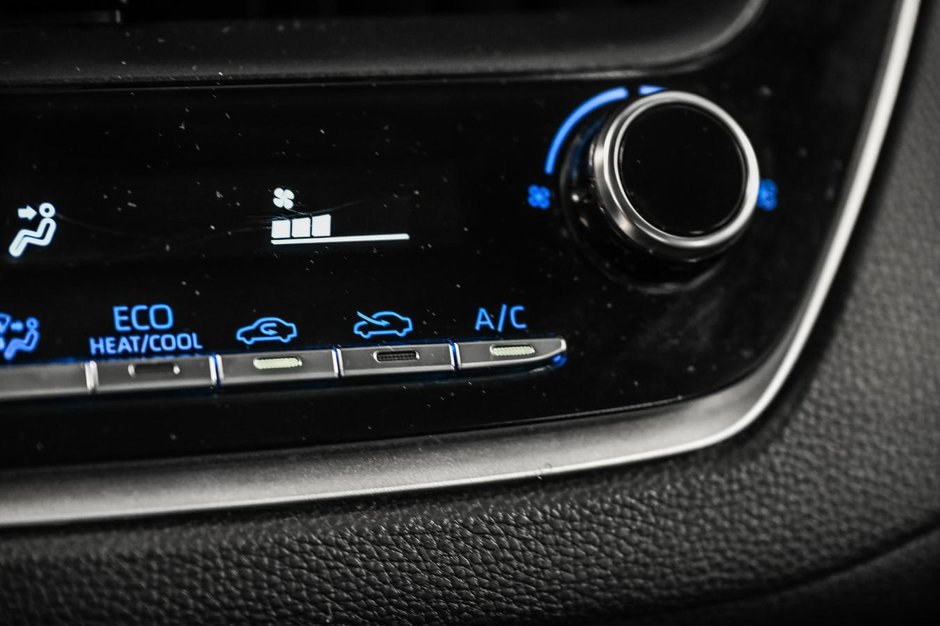 2022 Toyota Corolla LE-17