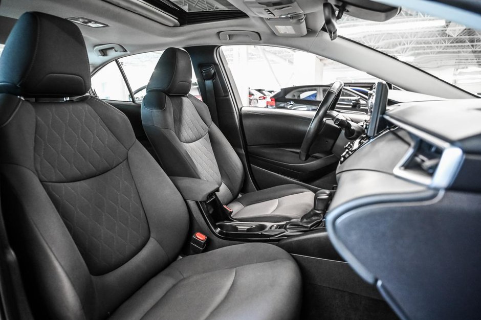 2022 Toyota Corolla LE-24