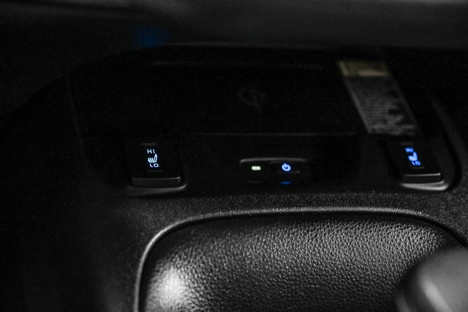 2022 Toyota Corolla LE-16