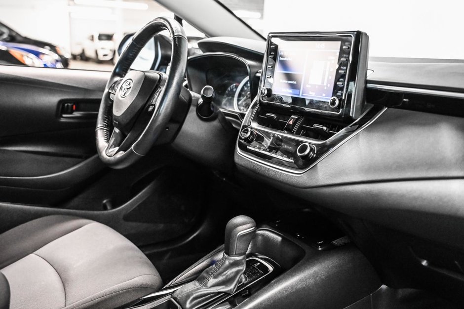 2022 Toyota Corolla LE-23