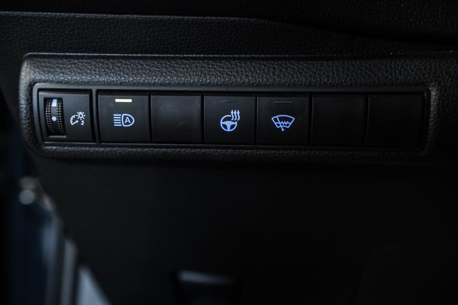 Toyota Corolla LE 2022-14