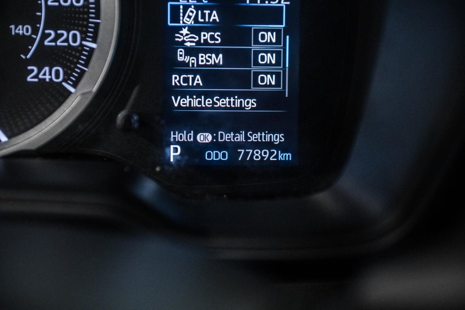 Toyota Corolla LE 2022-17