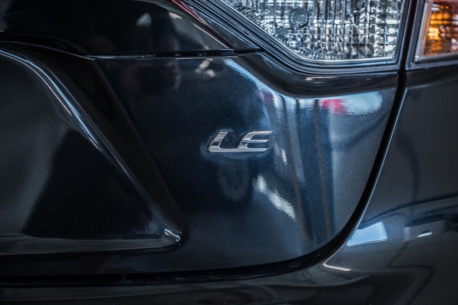 Toyota Corolla LE 2022-9