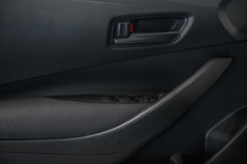 Toyota Corolla Hybrid LE 2023-11