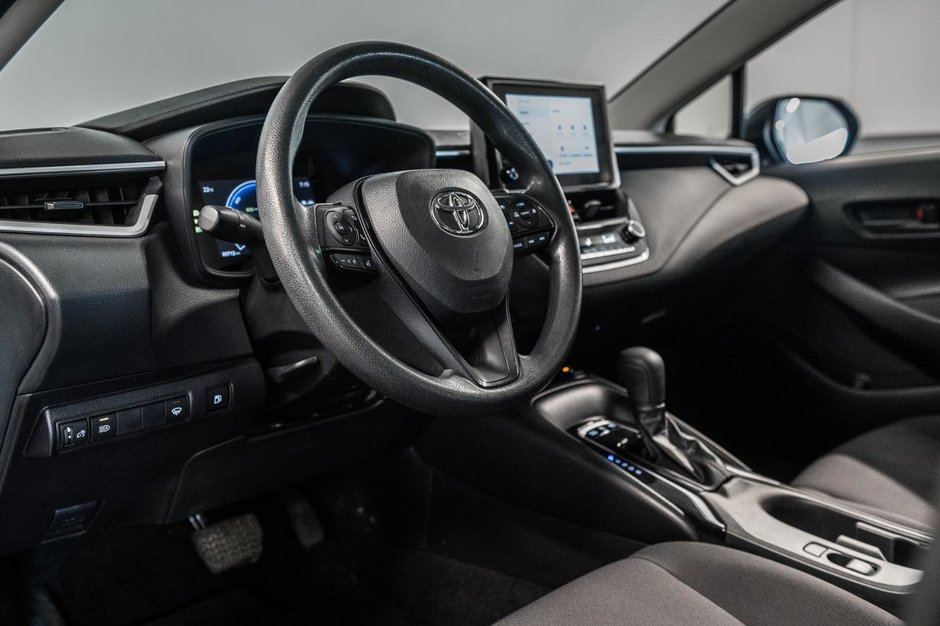 Toyota Corolla Hybrid LE 2023-13