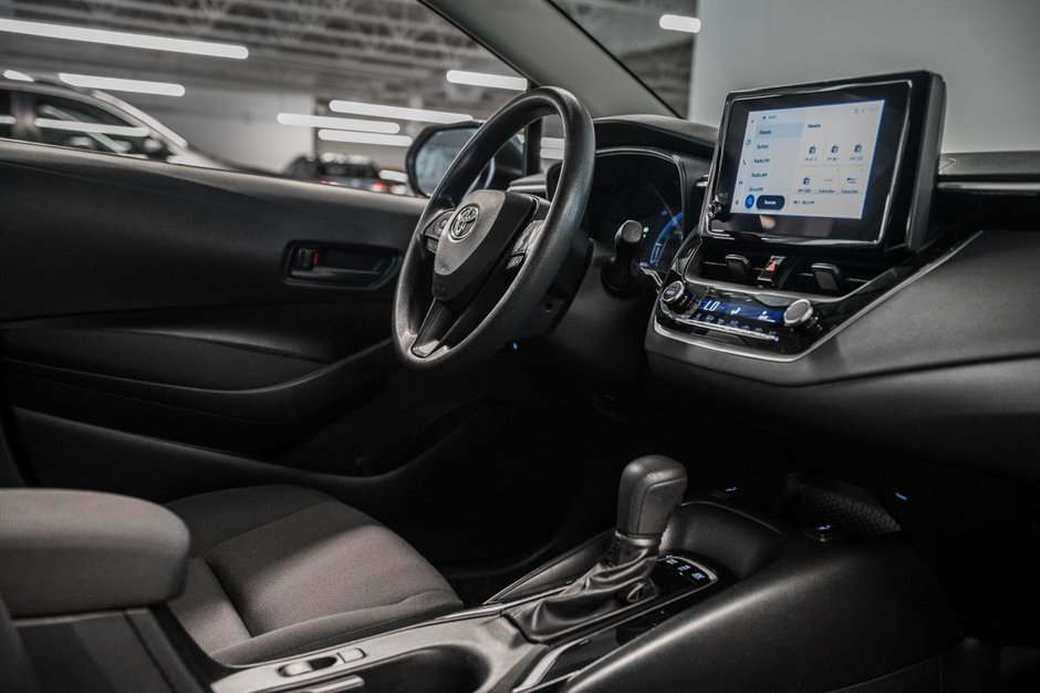 Toyota Corolla Hybrid LE 2023-28