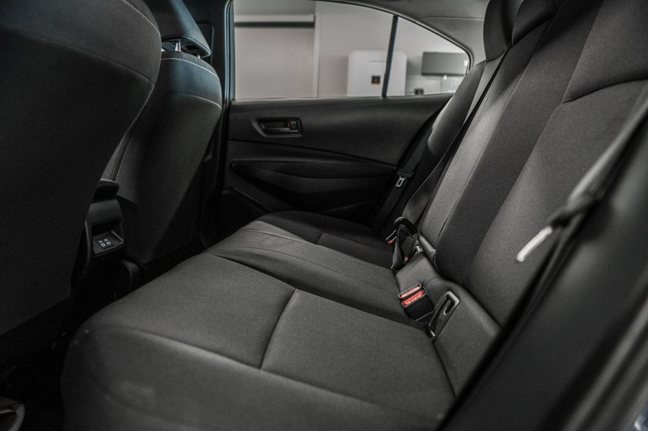 Toyota Corolla Hybrid LE 2023-24