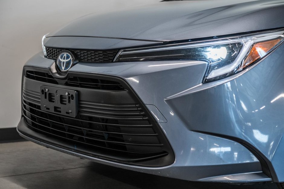 Toyota Corolla Hybrid LE 2023-2